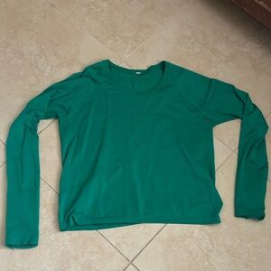 lululemon Kelly Green Long Sleeve Athletic Tee